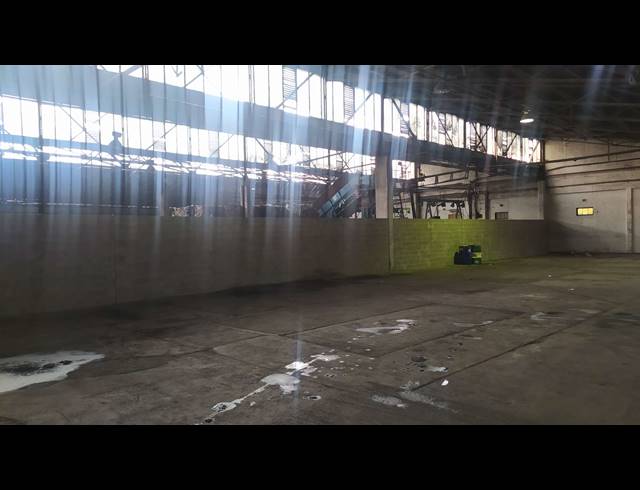 2,100M² WAREHOUSE TO LET IN EPPING INDUSTRIAL